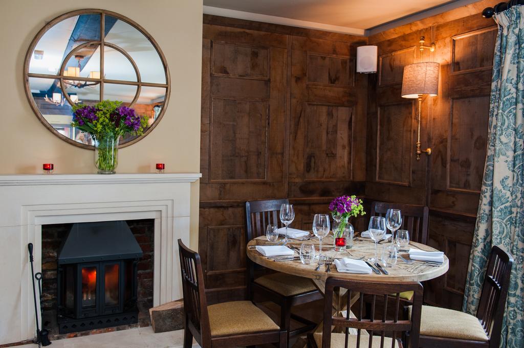 The White Hart, Gasthof