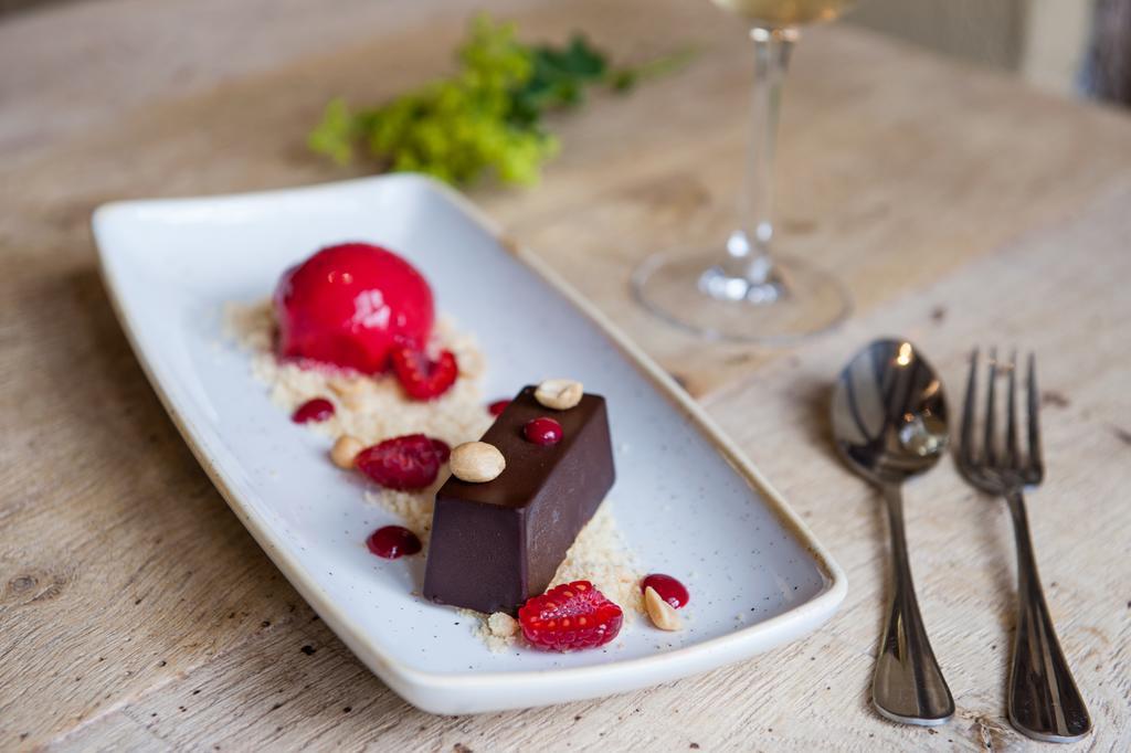 The White Hart, 4* Overton (Hampshire)